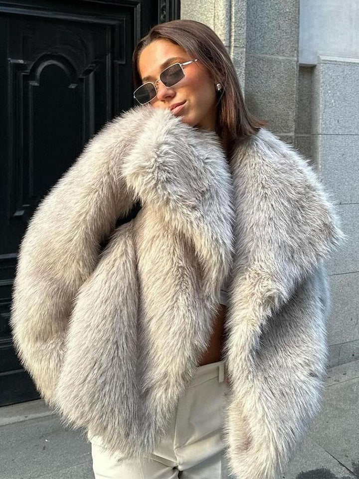 Sara - Trendy Faux Fur Jacket